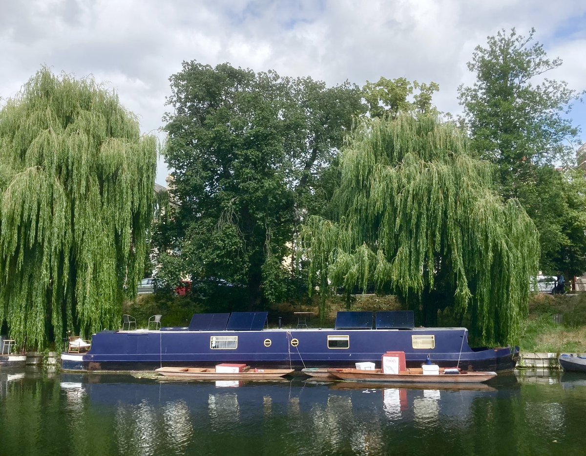 DfsStubbs's tweet photo. Now that the university #exams are over the #Pimms #punts ate getting ready on the #river #Cam in #Cambridge https://t.co/L33sGrEkag