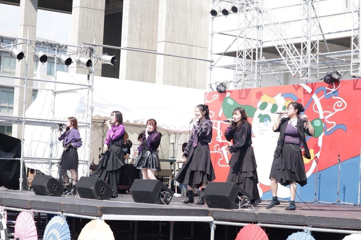 Luvenom_jpact's tweet photo. ꒷꒦✝︎ ❥-----------------------------❥ ✝︎꒷꒦
出演報告
先日開催された名大祭ライブBOOMに出演致しました。
初ステージ、お楽しみいただけましたでしょうか。
次のステージでも甘く鋭い毒であなたの心を奪います。
続報をお楽しみに💜💀
꒷꒦✝︎ ❥-----------------------------❥ ✝︎꒷꒦ https://t.co/7vTlvpU7XG