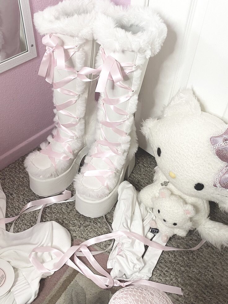 bybdolls's tweet photo. i need these boots 🐇 https://t.co/rdrNIGXxfB