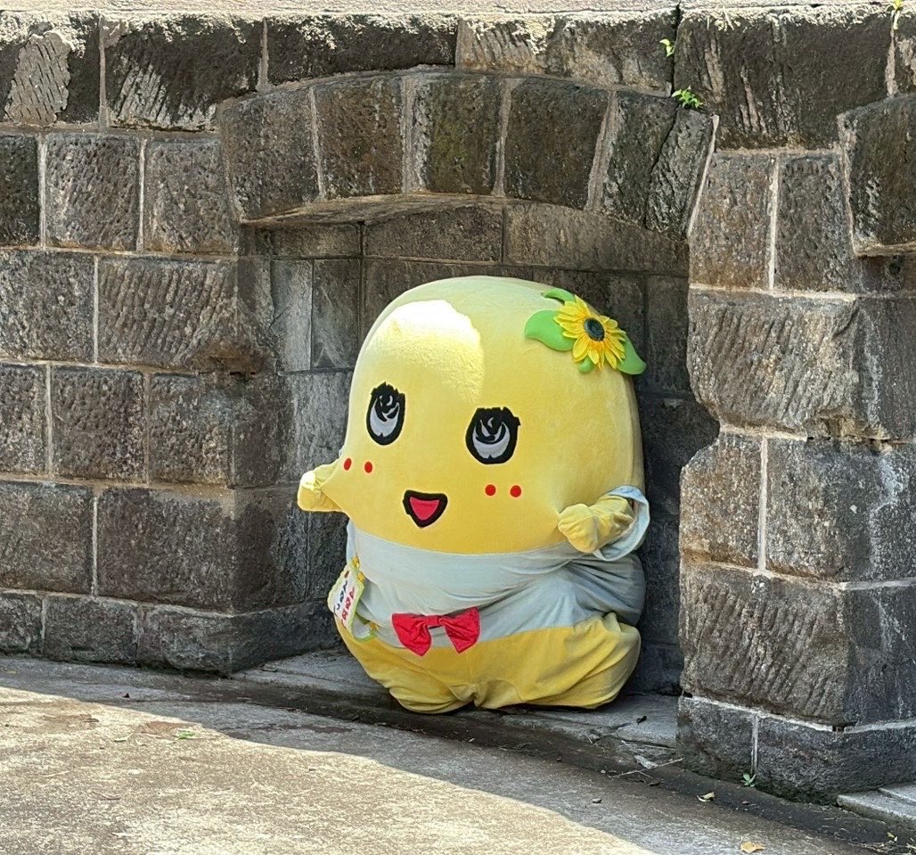 funassyi's tweet photo. ここをキャンプ地とするなっしー♪
ヾ(。゜▽゜)ノみんなー今日も一日お疲れ様なっしー♪
明日も皆いい事有ります様に梨汁ブシャー:＊
もやキャン https://t.co/10xz9eRcPN