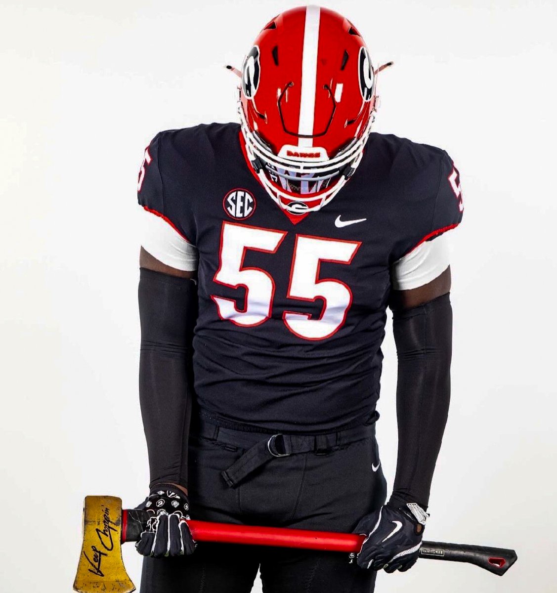 jeffsentell's tweet photo. How big was the @KennJack55 flip?

"The Georgia coaches, verbatim, were like ‘He’s the No. 1 tackle in the state,’ and he’s their No. 1 guy in the state."

It was a turning point for the #GoDawgs class. And, yeah, a few Gator tears were shed. 

STORY: https://t.co/Y0coAmGpjp https://t.co/A1Vvjr0fXg