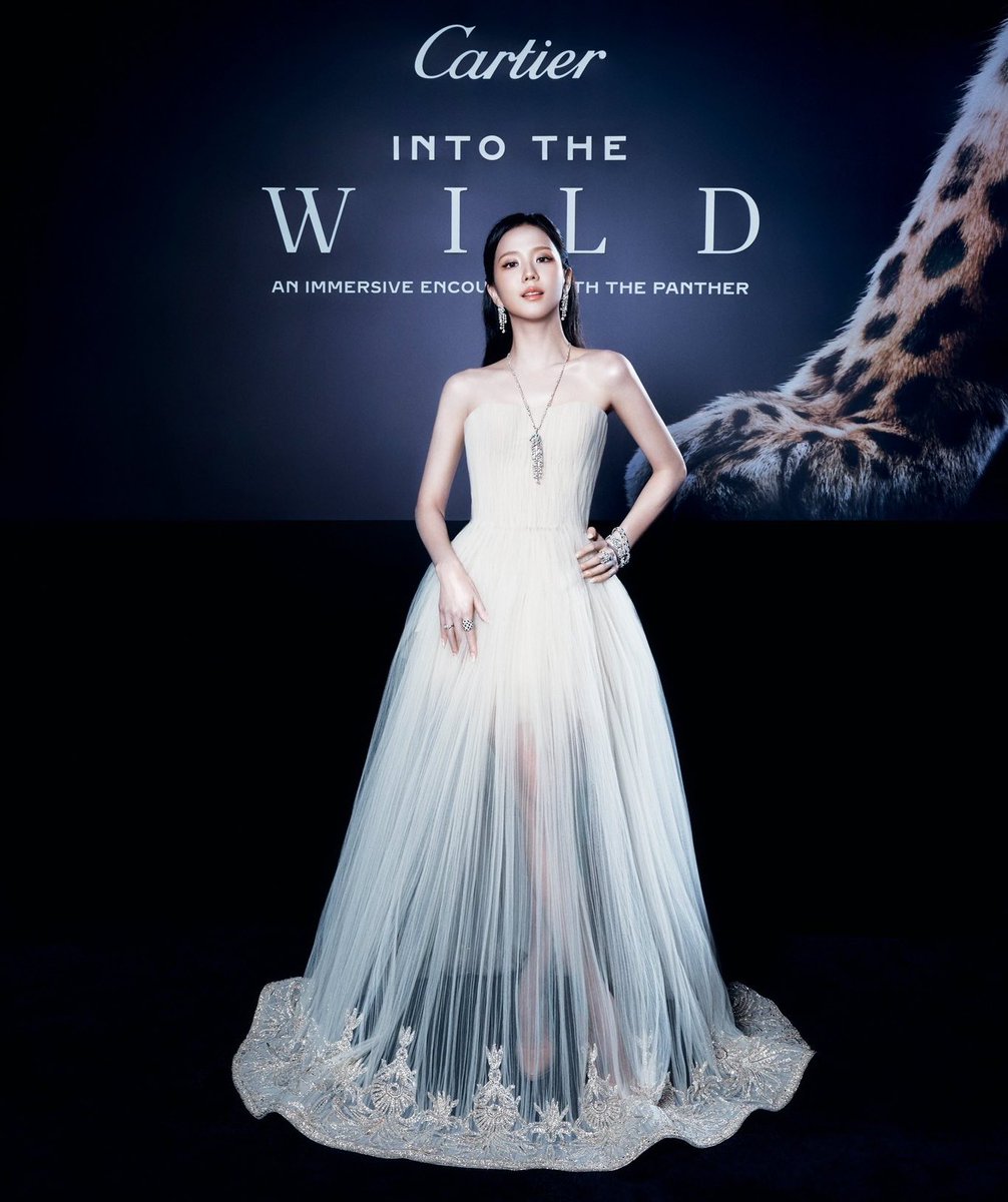 WORLDMUSICAWARD's tweet photo. #JISOO is a beautiful Princess at the Cartier ‘Into the Wild’ exhibition in Seoul! The pop-up exhibition will welcome visitors from today until June 28 at AndersonC in Seongsu! 💪👸🏻💫✨♛🐆𝓒 📿💎۝💍🇰🇷👑🤍  

@officialBLISSOO https://t.co/ZcQCuYCR5y