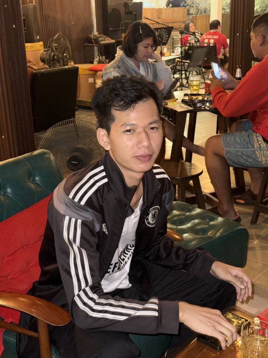 แมวงง tweet media