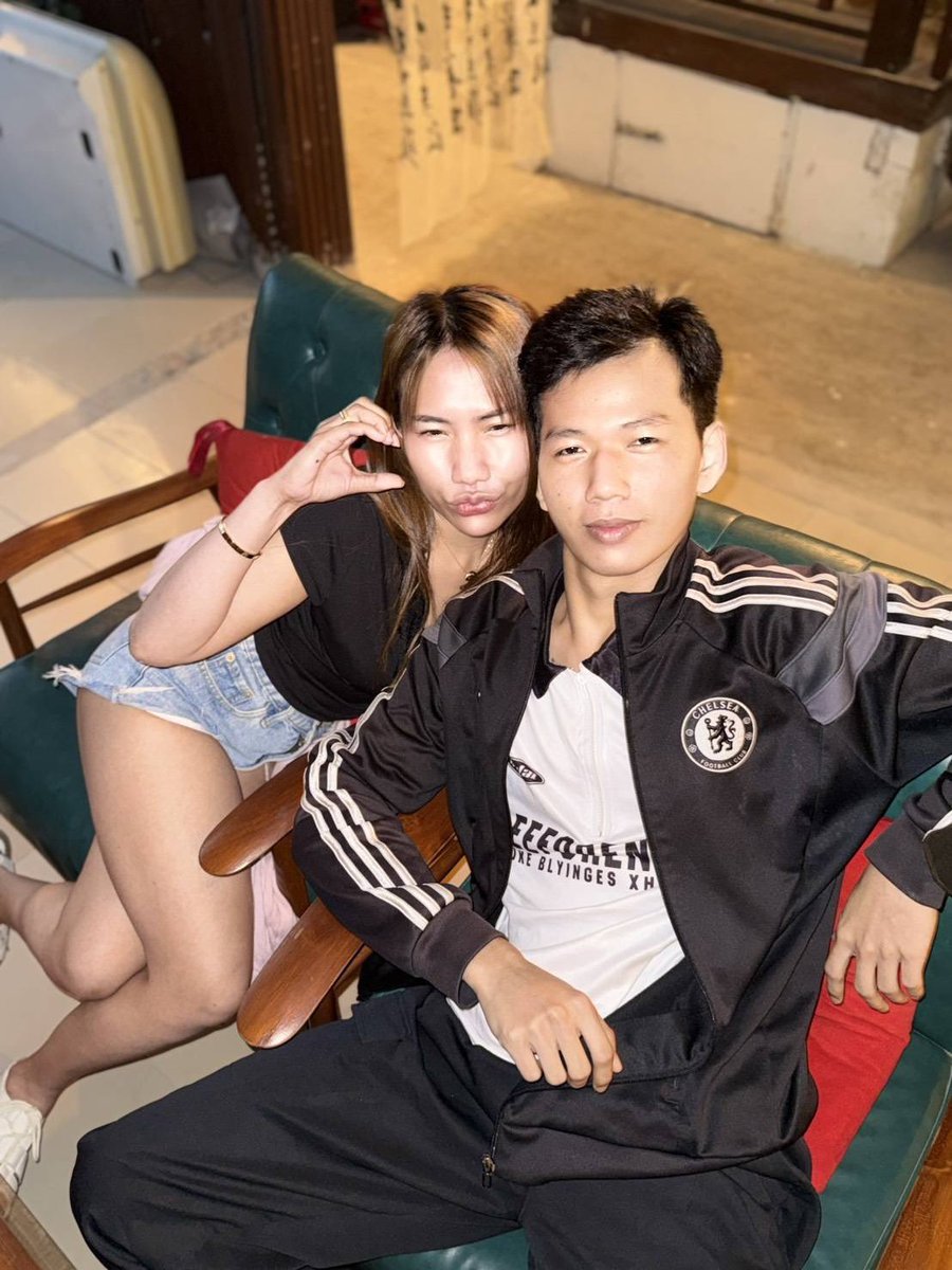 แมวงง tweet media