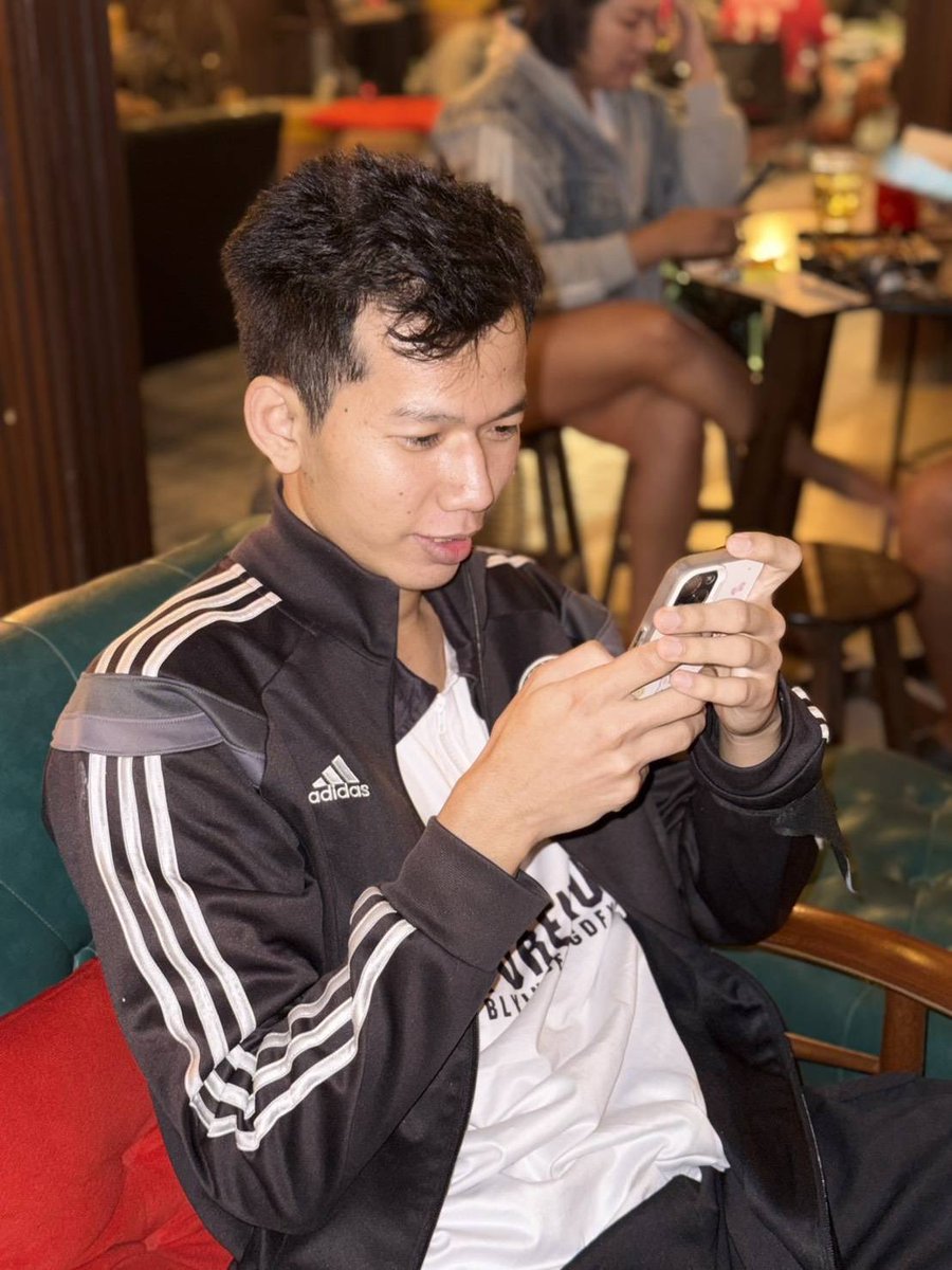 แมวงง tweet media