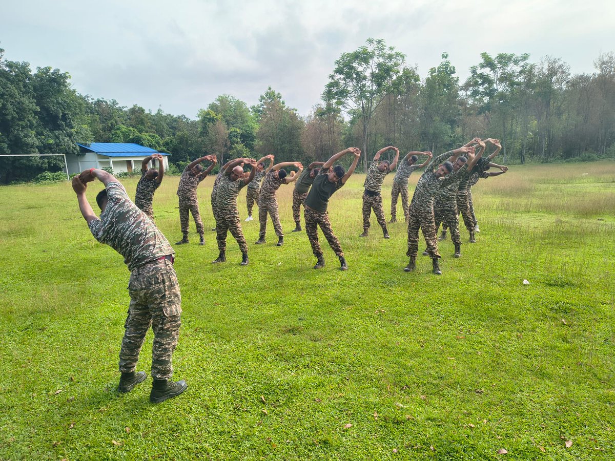 48bnCrpf's tweet photo. Every step forward begins with discipline. Morning PT at 48 Bn CRPF focused on endurance, agility and determination, fostering a culture of fitness and preparedness among personnel. #48BnCRPF #CRPF #MorningPT #FitForce #Readiness 🇮🇳 https://t.co/1GHWTIKnWP