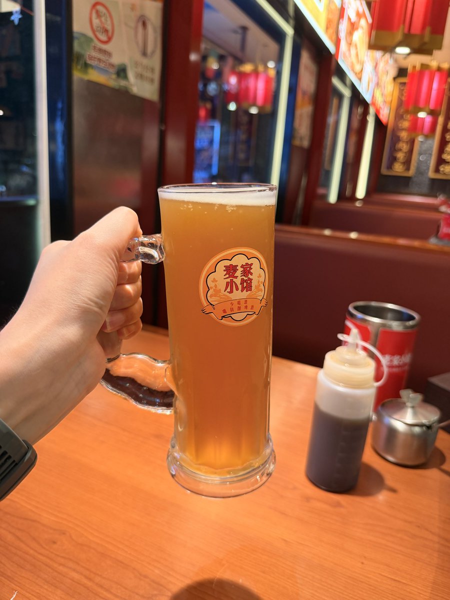 chenqing663's tweet photo. 昨晚从机场回来已经12点了，在家附近找了个小馆，先吃点喝点✌️ https://t.co/UteUlLybBb