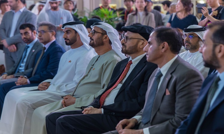 Hattpost's tweet photo. وسط حضور ثقافي ودبلوماسي لافت، وقّع معالي الدكتور #جمال_السويدي أحدث إصدارين له في #معرض_بكين_الدولي_للكتاب_2026، ضمن فعاليات "البيت الإماراتي" الذي يجسد حضور #الإمارات كضيف شرف المعرض هذا العام. ويعكس الحدث الدور المتنامي للقوة الناعمة الإماراتية في تعزيز الحوار الثقافي العالمي https://t.co/JJD9RwzNoP