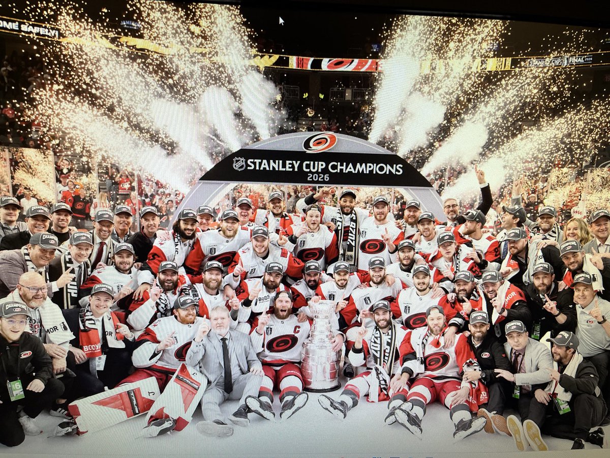 SecretAgent_W's tweet photo. @OilCityDynasty @Savagethor @NHLCanes @EdmontonOilers Sup loser https://t.co/HwXho2PtdU