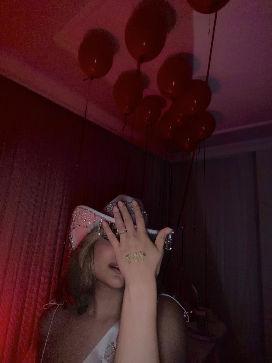hyadenn's tweet photo. Bazı bekarlıklara veda edildi ♥️♥️💍 https://t.co/z1y5zNObtG