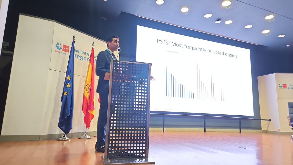 aecirujanos's tweet photo. 🩺 Cirugía del #sarcoma pélvico: retos técnicos y consideraciones clave.

El Dr. Hugo Vasques aborda la complejidad quirúrgica de estas resecciones, donde la planificación y la técnica son determinantes para el resultado oncológico y funcional.

@SarcomasAEC

#CirugíaOncológica https://t.co/5Pt0hWz3ta