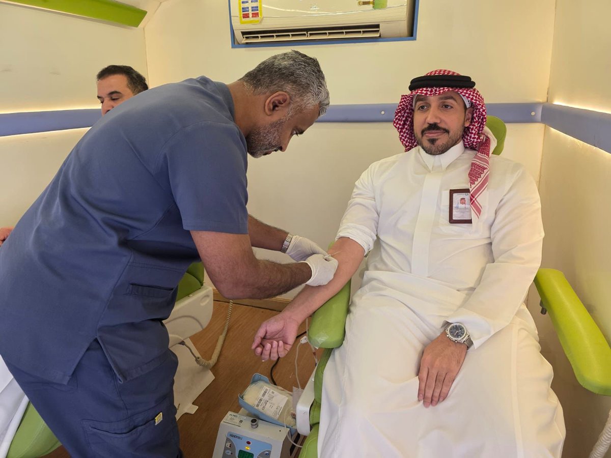 hsh_MOH's tweet photo. #مستشفى_حوطة_سدير يقيم حملة للتبرع بالدم بالتعاون مع @umajmaah في بلدية جلاجل وذلك تعزيزاً لثقافة التبرع بالدم ودعم احتياجات المرضى

#تجمع_الرياض_الصحي_الثاني https://t.co/uPi0D9uyF1