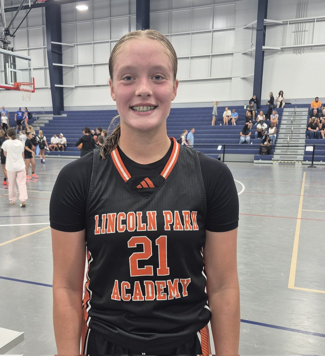 FABCHoops's tweet photo. Lincoln Park Academy picked up a close win over Ponte Vedra behind '29 Pippi Boyer (21) and '27 Laylah Dawkins (1). Boyer tallied 17p and Dawkins had 12p while conducting the offense. https://t.co/FGQJzRn0PT