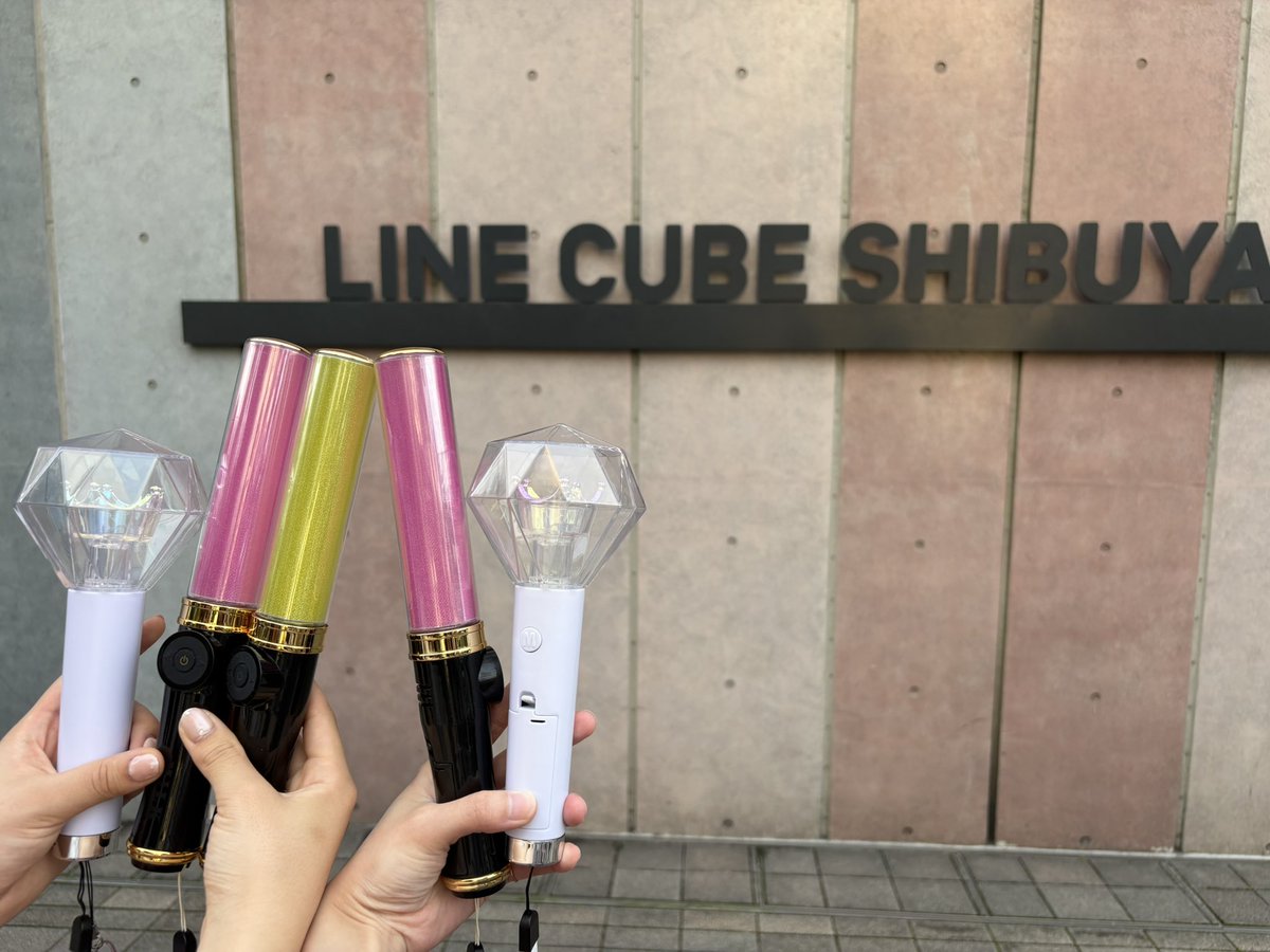 mmm___apu's tweet photo. ** 爆裂ホームパーティー 
                    LINE CUBE SHIBUYA **
満月の緑衣装も日替わり曲もとても好きなもので神引きでした💘✨️
テンションぶち上がりました⤴︎⤴︎ https://t.co/JXSMyacJRY
