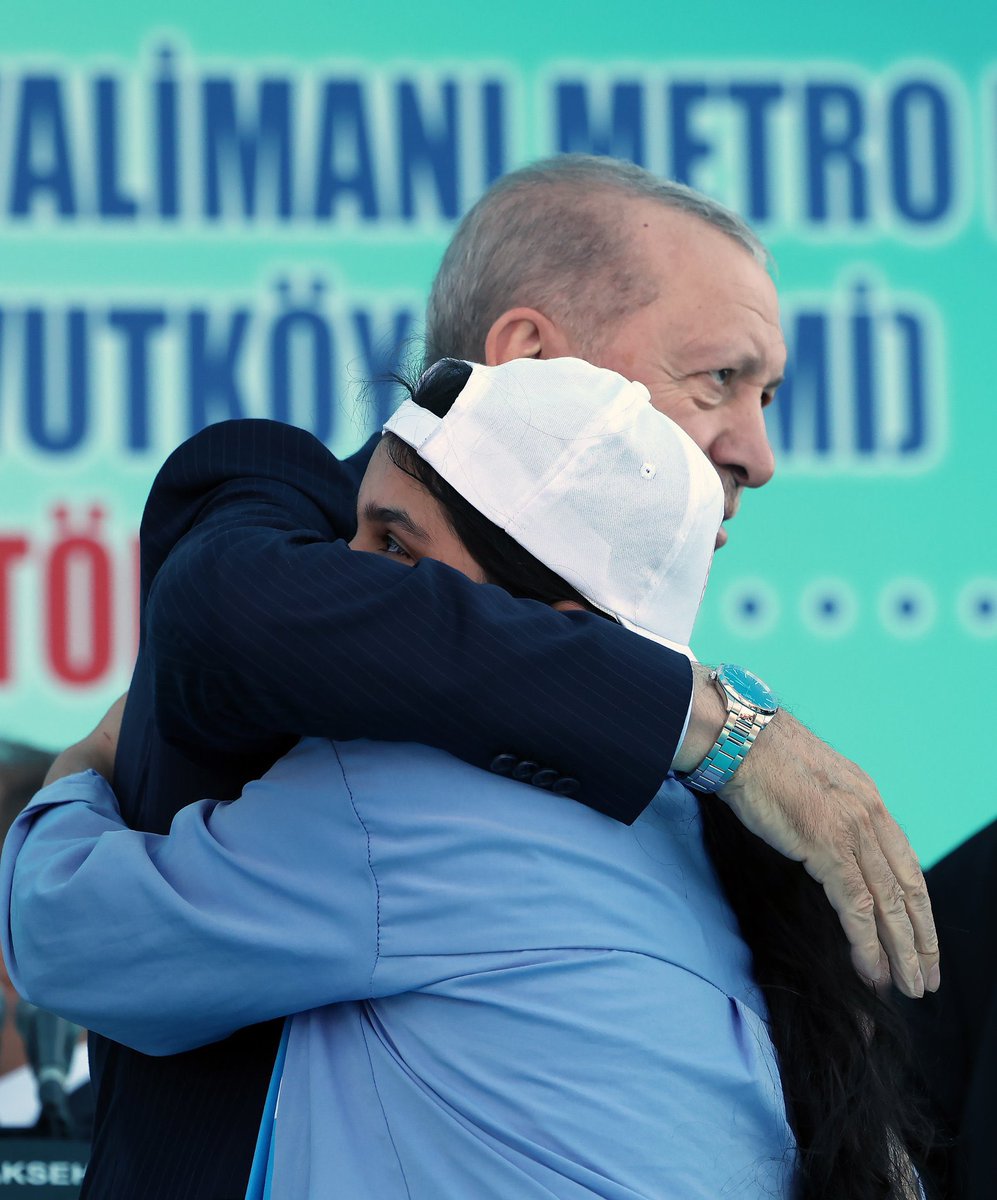 tragency1's tweet photo. قبل قليل.. أردوغان يفتتح خط مترو جديد في إسطنبول يربط منطقة هالكاليه بمطار إسطنبول الدولي. https://t.co/wgIcRWp9zg
