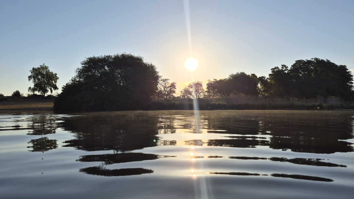 Adam_Tri_hard's tweet photo. Glorious morning swim quick trip round the lake, keeping clear of fisherman again .... but perfect start to the day 📷 📷 📷 https://t.co/eVHRixCtWE
