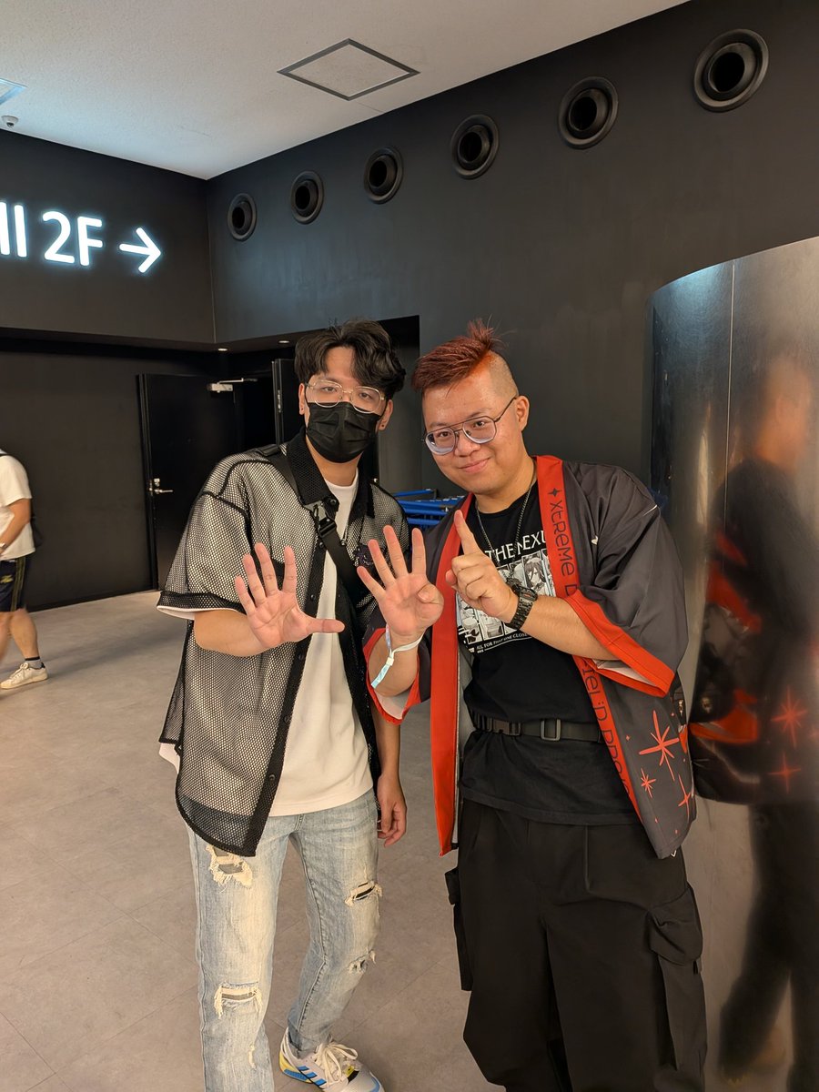 Johnny__0775's tweet photo. 我：比出14
R主播：喔~完全明白👍👍🖐️
#熙歌 https://t.co/D0geCvmyvz