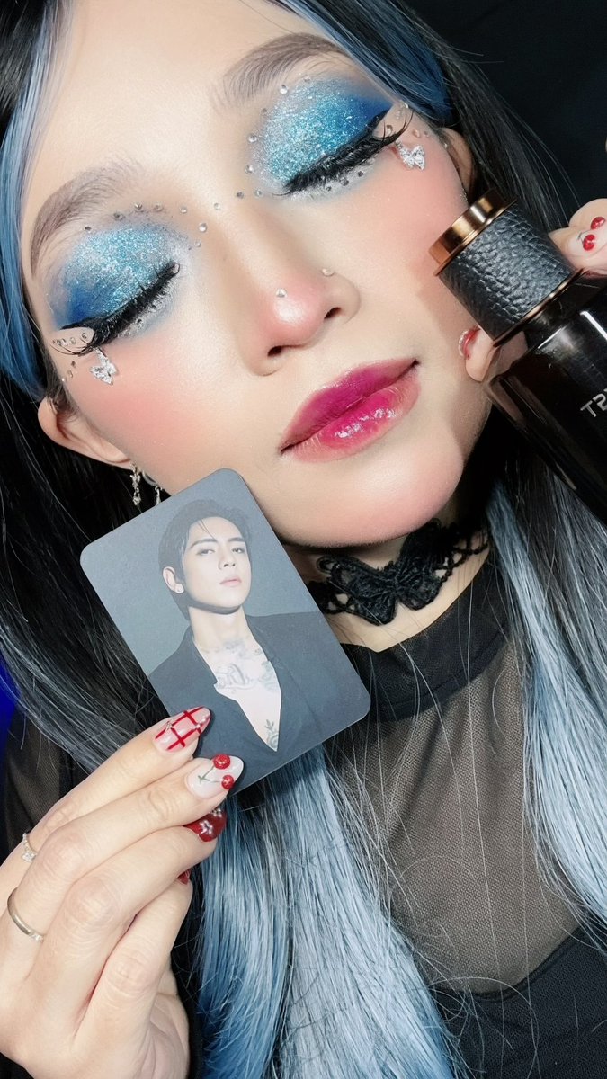 ranforcyu's tweet photo. Alchemist Absolu Make Up Inspired 💙🖤 @alchemistfrag @DPRIAN_ https://t.co/a3XpcdOUMj