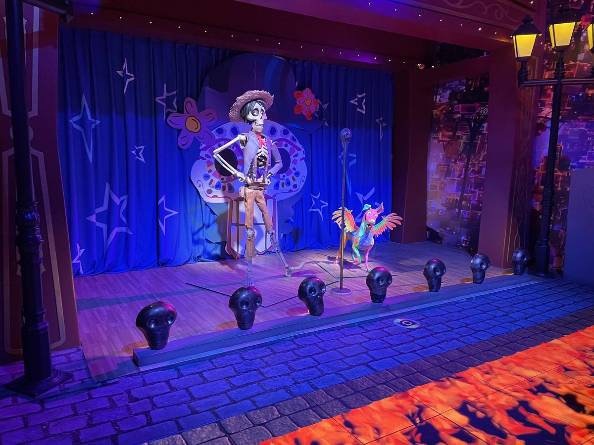 DavidHigu's tweet photo. 話題のPIXAR ピクサーの世界展へ

足を踏み入れればそこはディズニーピクサーの世界。
最高でした！！！

#ピクサー世界展 
#ディズニー 
#pixar https://t.co/VCzhLQ2OdI