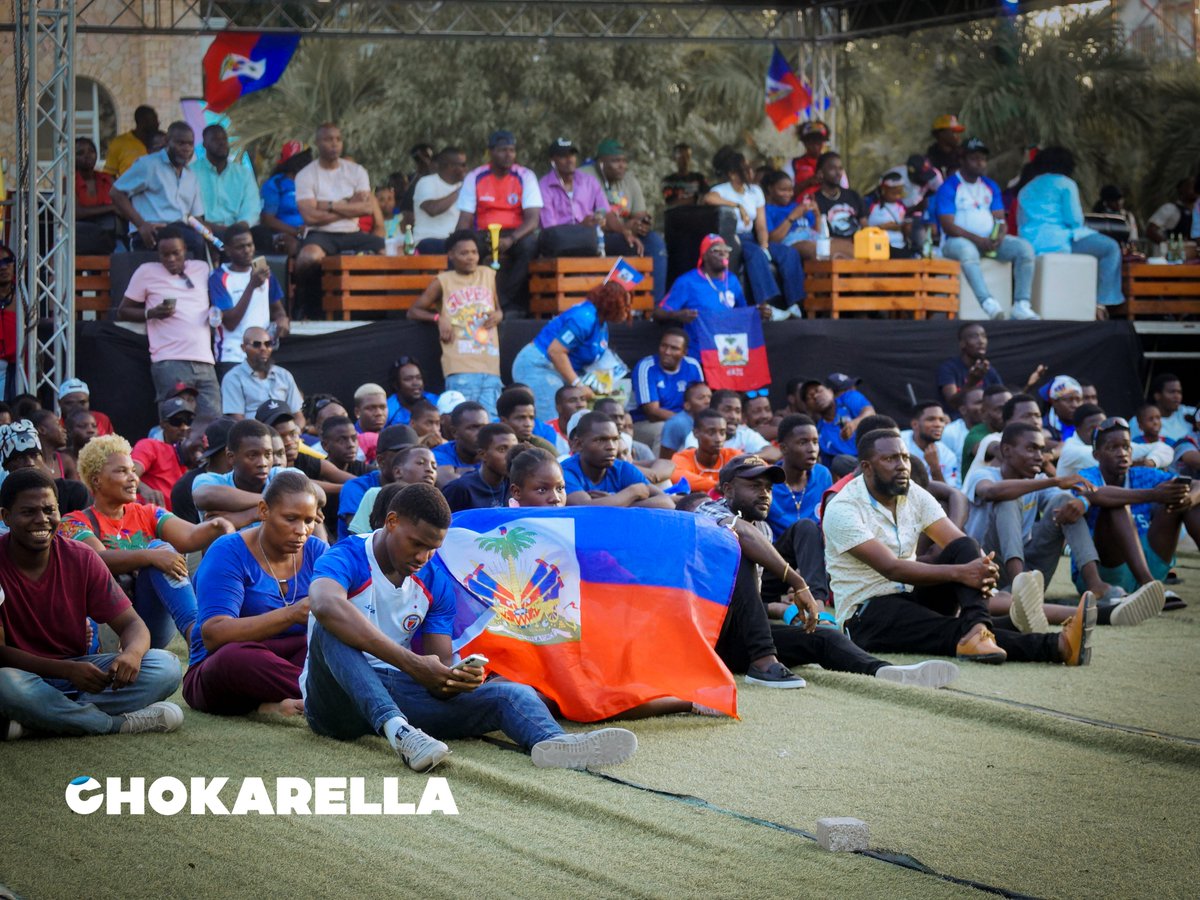 chokarella's tweet photo. Jour de match historique ! Nos Grenadiers défient la Seleção ce soir à Philadelphie. Rien n'est impossible quand tout un peuple pousse derrière son équipe. Contre le Brésil, on joue avec notre cœur et notre fierté. L'union fait la force ! 🔴🔵⚽
 #Grenadiers #HaitiVsBrazil #WorldCup2026 #Alaso #HaitiFootball