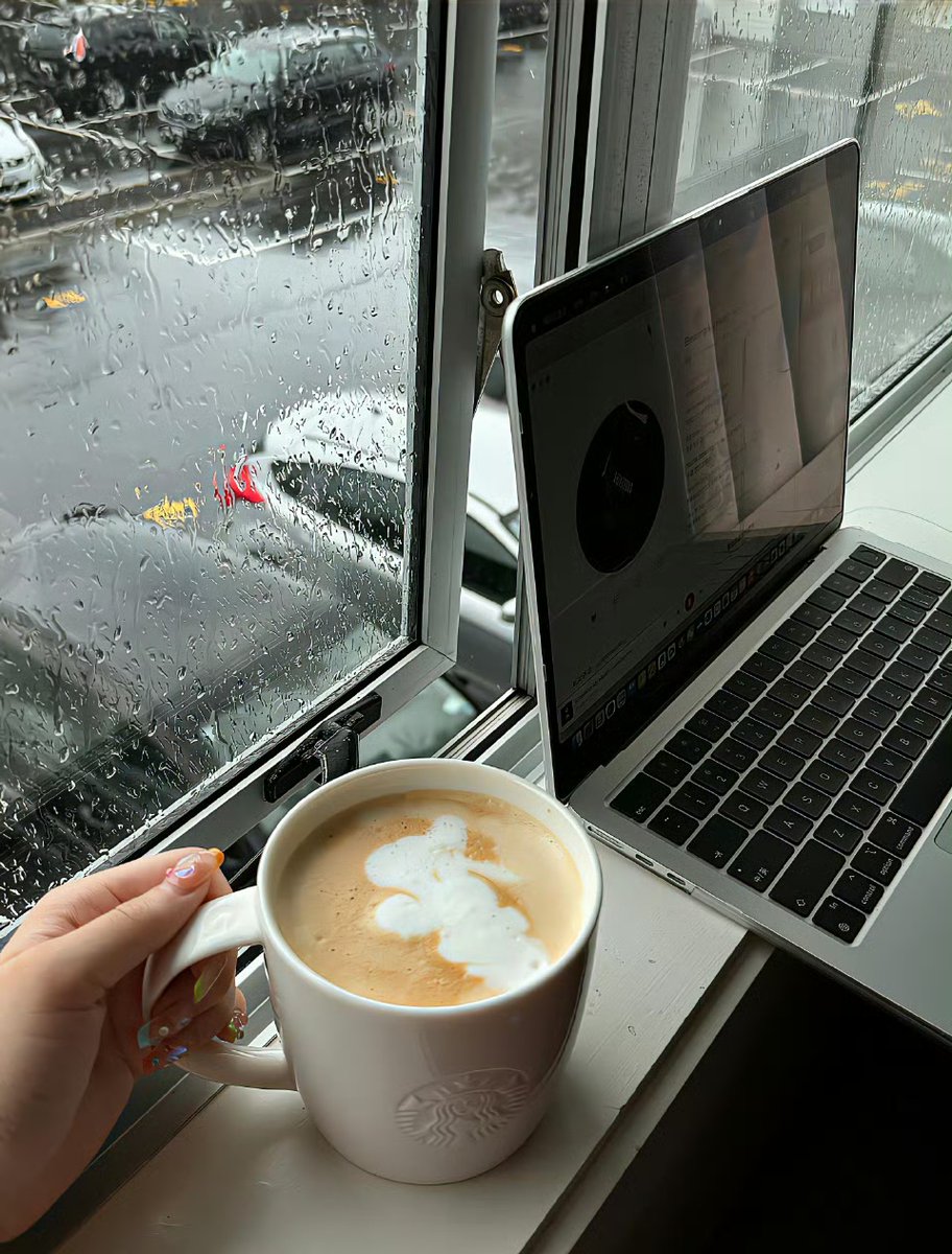 MonarxFF's tweet photo. Taking a 5-minute desk coffee break before wrapping up the workday—small wins hit different. https://t.co/IdBGLy7bLh