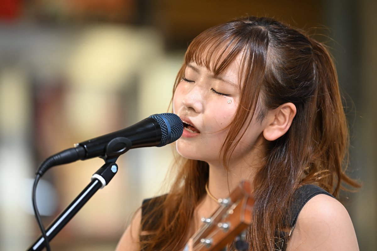papa3craft's tweet photo. 日本橋で小梅ちゃんいた！！！

@koume_ukulele 

#ウクレレ #ギター #日本橋 https://t.co/i9ElBUiksT