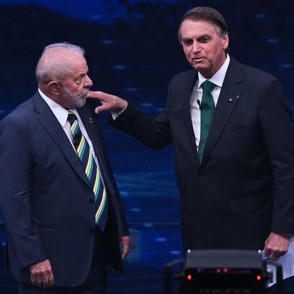 republiqueBRA's tweet photo. 🇧🇷 🗣️ Ciro Gomes diz que, "tirando a estética", Lula e Jair Bolsonaro são "rigorosamente iguais". https://t.co/iOqI19lx1I