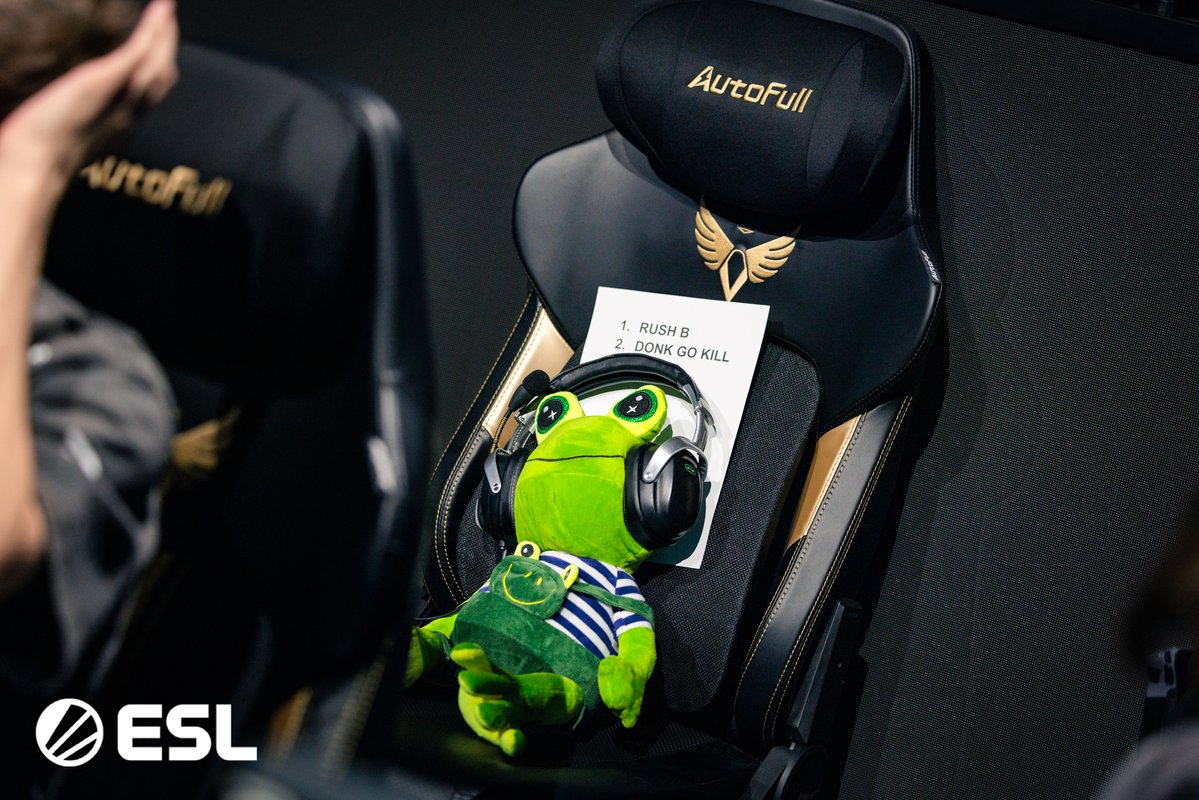 ESLCS's tweet photo. 100% series winrate btw 🐸

#IEM https://t.co/ehQN2UYhoo