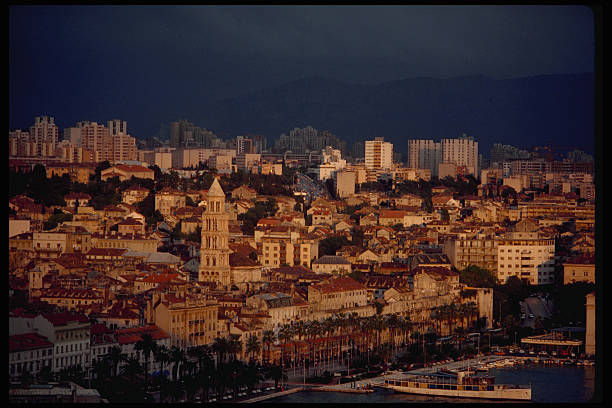 YugoslavVisuals's tweet photo. Sunset over Split, 1980s. https://t.co/5QdCsdUoV6