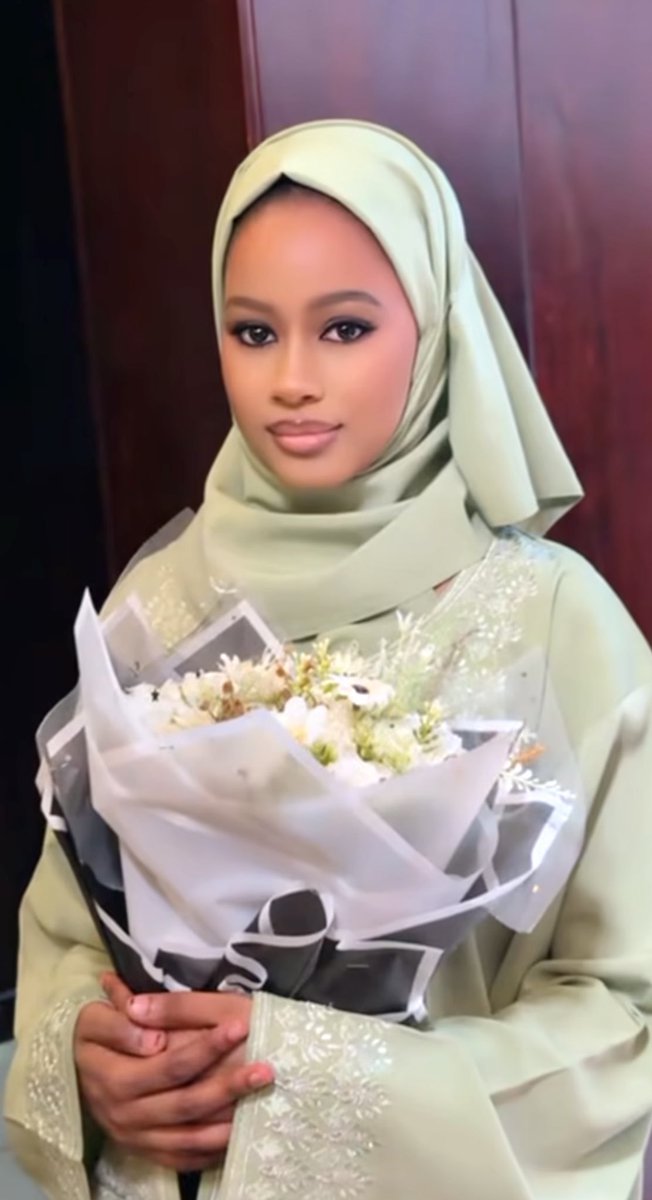 Khady_Bamalli's tweet photo. WEDDING BELL! 🔔💍

Allegedly, Ahmed and Safiyya has officially tied the knot once again, (secretly in Abuja, today). 😍

Wish the newly married couples a lifetime peace and endless blessings. 🥳❤️ https://t.co/i4YxtjNqBB