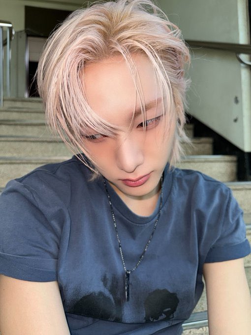 mongsanjaktim's tweet photo. oh she's stunning.. she's so girl..!! pretty... everything about you is pretty... i feel like that one wolf ripping its shirt https://t.co/XBEQcRqwHy
