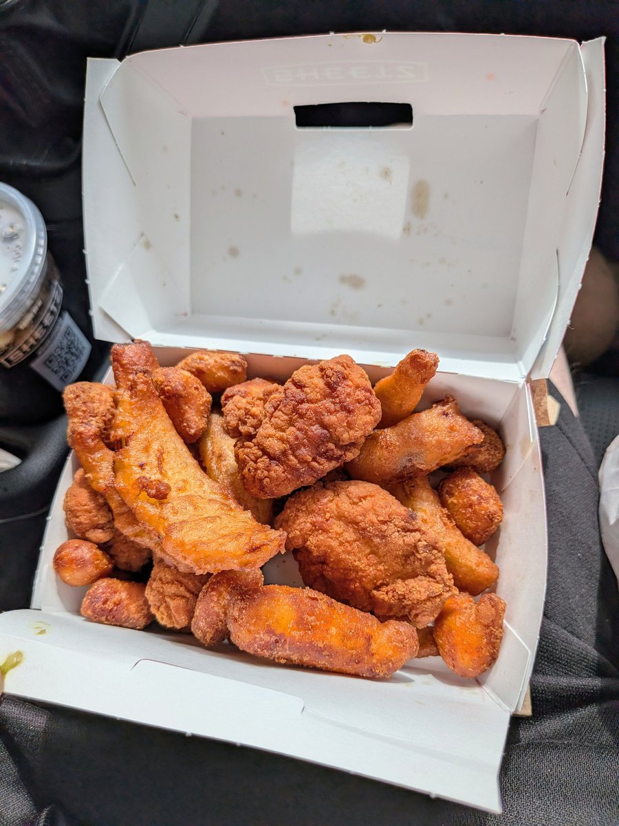 jonaircon's tweet photo. landed in baltimore and immediately made a pilgrimage for a beige sampler platter 🥹 https://t.co/cli2ZFKzX0