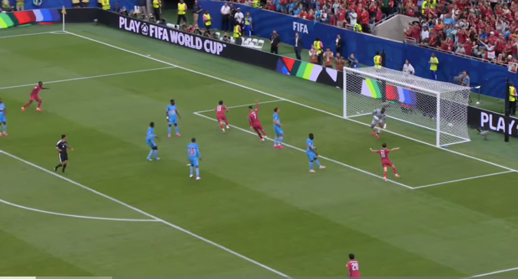 Kayhobtv's tweet photo. @Reycholosimeone Was he signaling for an offside in the first goal too dumb fuck? Anyone that knows Ronaldo knows he always does that smh https://t.co/UwacTwZEh2
