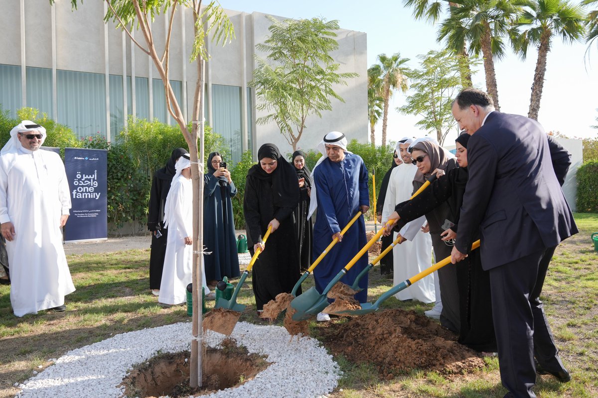 DFCdubai's tweet photo. Rooted in community, growing towards a greener future. 🌳 

We are proud to support His Highness Sheikh Hamdan bin Mohammed bin Rashid Al Maktoum’s Flame Tree Season through the planting of a flame tree at Marsa Boulevard, Dubai Festival City. https://t.co/GQCEwNaEDN