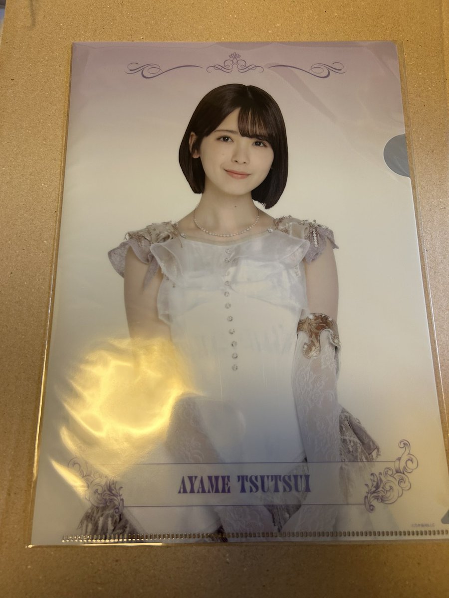 Tyuu326's tweet photo. 乃木坂　トレ　紅白衣装2025
バスラ クリアファイル

譲　画像

求　梅澤　チュウ>ヒキ>ヨリ
　　井上　チュウ
　　弓木　なんでも

クリアファイル
求　梅澤 https://t.co/hDmgqj7ZhB