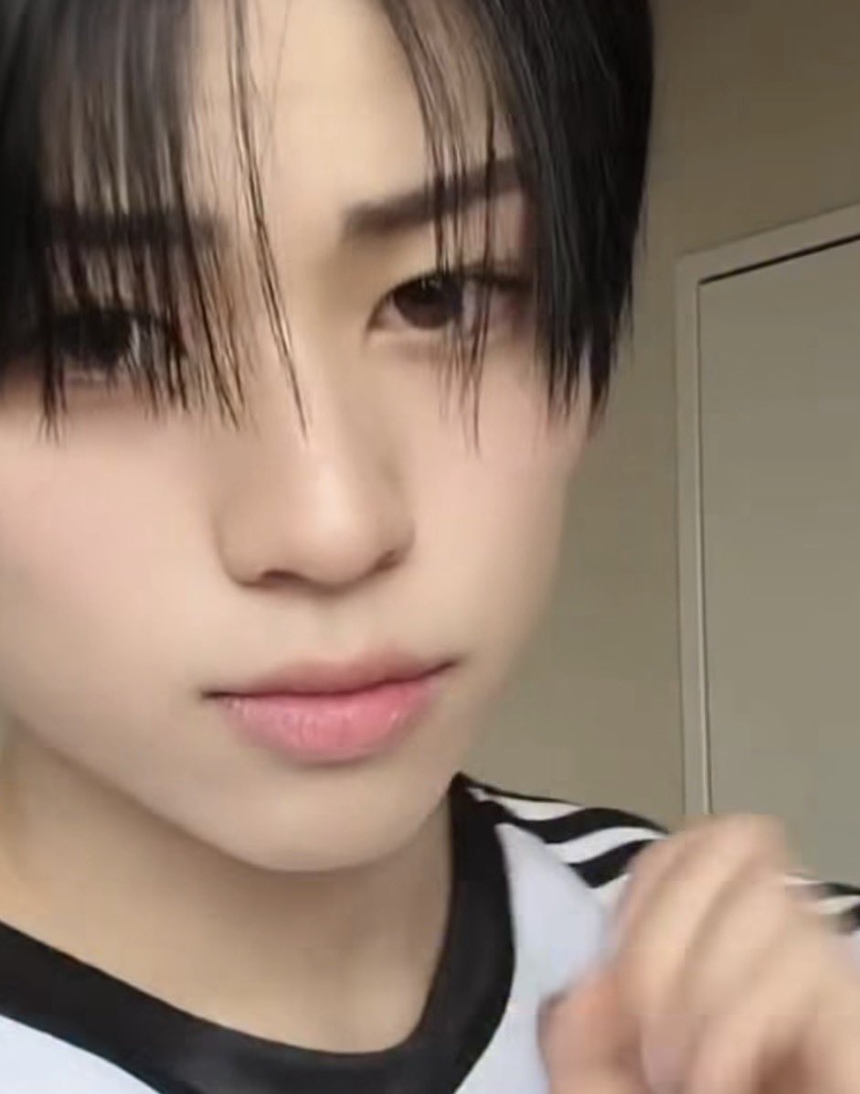 ___nu_kk's tweet photo. このドめろ男が一般人なのおかしい世界 https://t.co/uXoDBR76Og