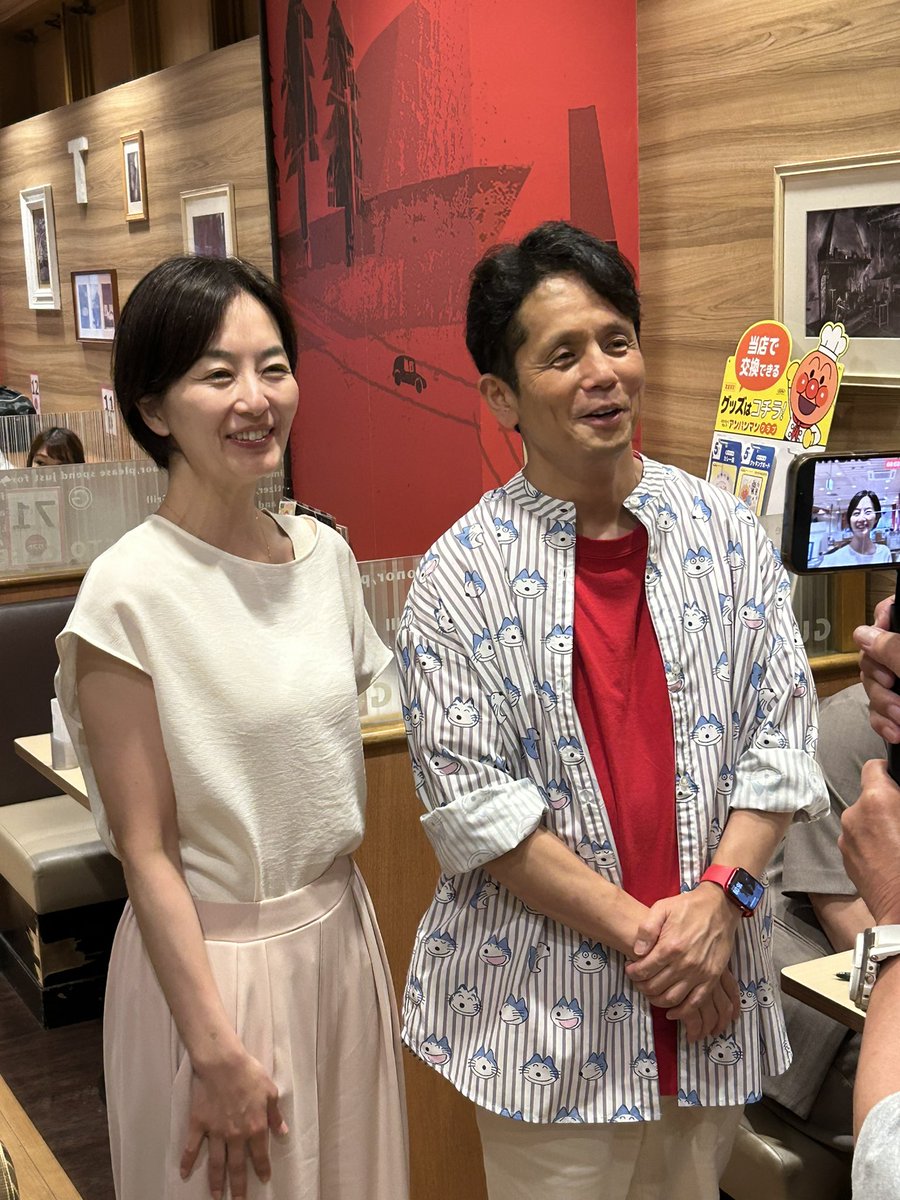 toudai_neet's tweet photo. 映画「偏向報道」、初日の上映を見てきました‼️

局の都合に振り回され、思うように真実を報道できない現場のテレビマンたちの苦悩が、元テレビ局ディレクターの荻野監督ならではの視点で見事に描かれていました。

主演の鳥居みゆきさんは、やはり表情豊かな名演技を見せてくれました。芸人の鳥居さんしか知らない人に見てほしい☺️

あとアナウンサー役の東さや香さんの顔が小さ過ぎてびっくりした😳

おすすめの一本です‼️
#映画偏向報道