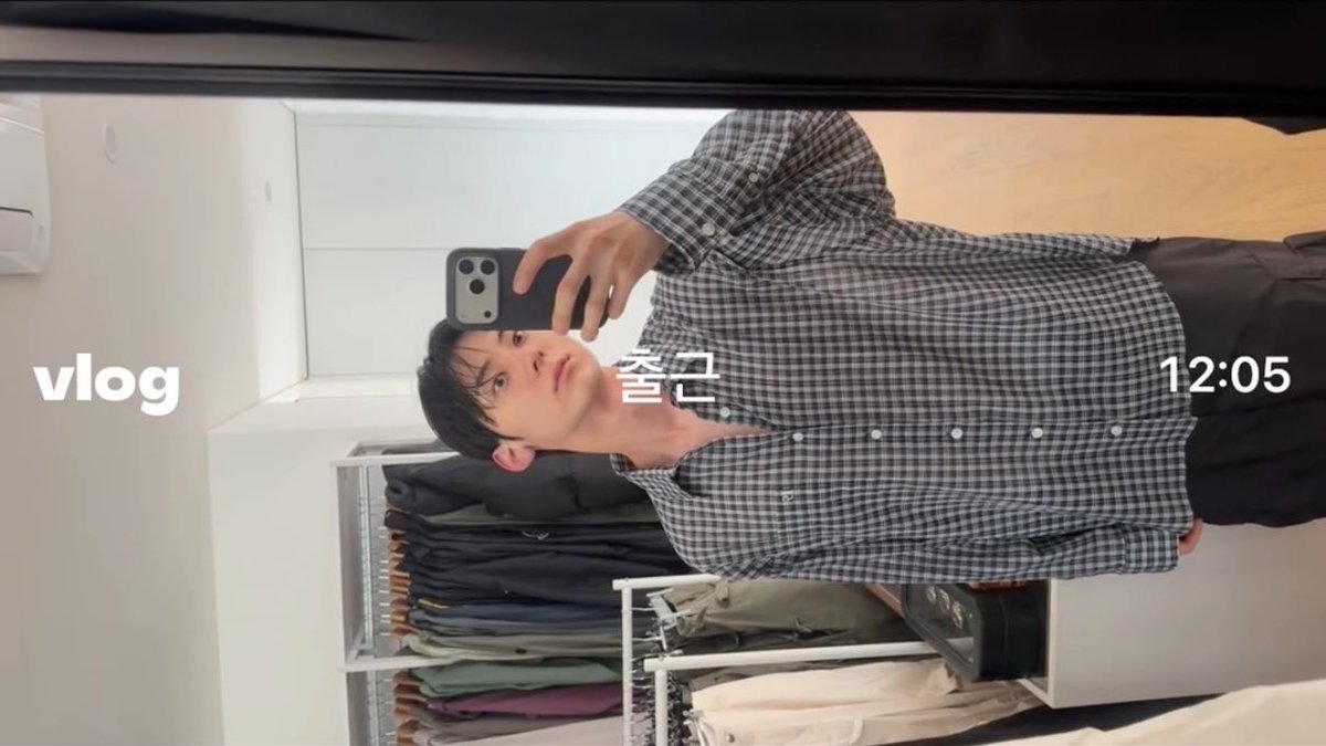 mohng95's tweet photo. 셋로그 다 세로로찍어둔거 진짜황민현같넼ㅋㅋㅋ https://t.co/yjc2Gzknnw