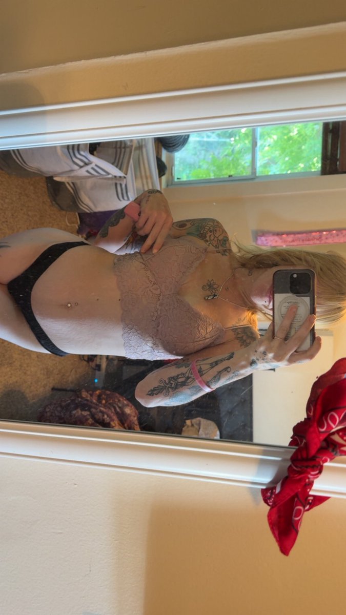 Alyssalinn1998's tweet photo. Come see more babes (; I know you want to 🤭 https://t.co/XpxFTK02Ez https://t.co/g8QpRg4NsN