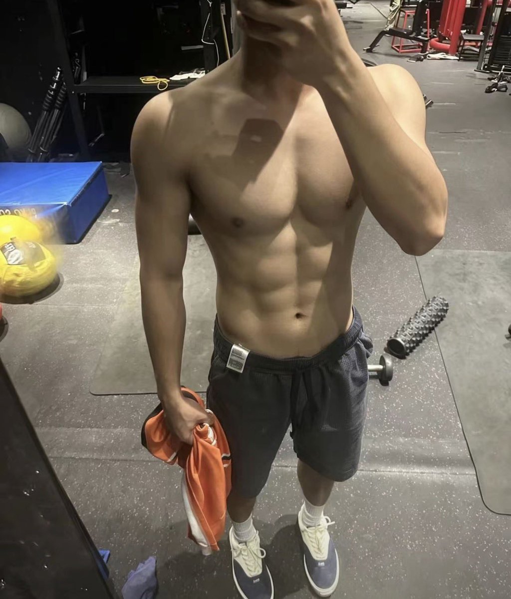 xcc73869's tweet photo. 库存 #腹肌 #男大 https://t.co/UViwwoXVPY