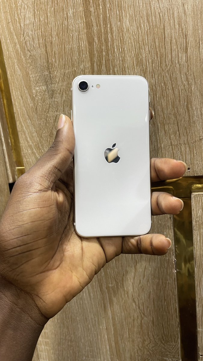 Famous098's tweet photo. 🇺🇸iPhone SE 2nd gen | 128gb | 🏷️130k https://t.co/77hqtkusAf
