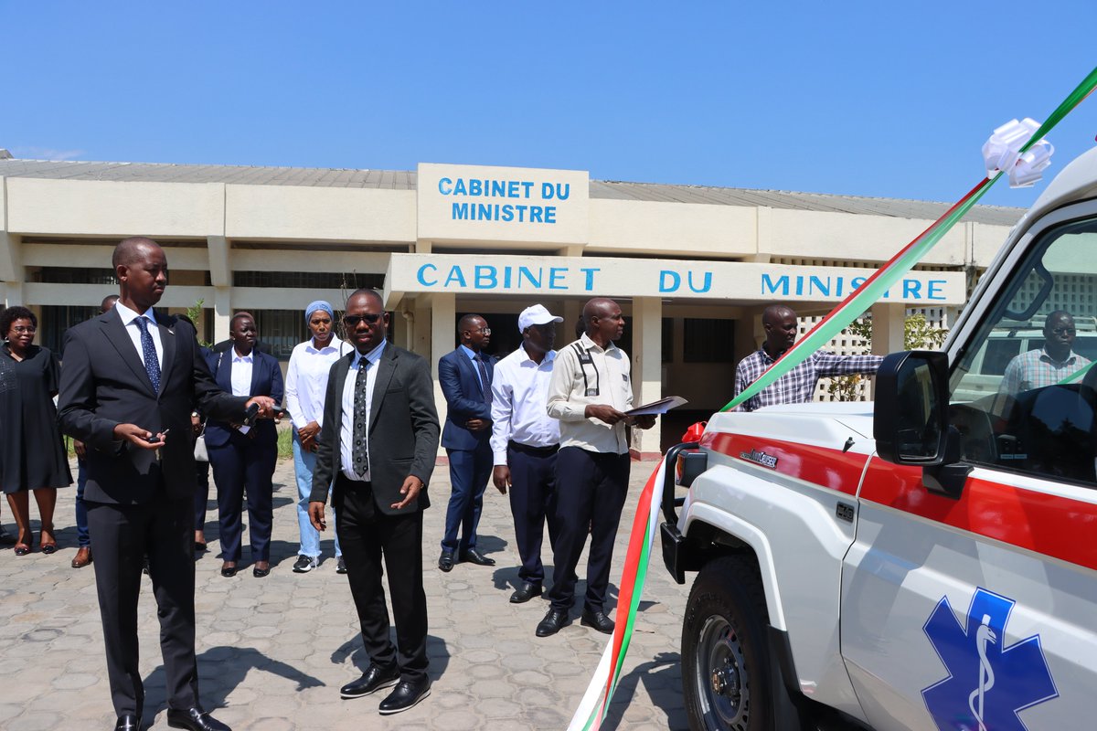 rusumorpcl's tweet photo. Rusumo Power Company Limited has handed over two ambulances to Burundi’s Ministry of Public Health as part of its Corporate Social Responsibility commitment, supporting improved emergency medical services and community well-being.

#CSR #Healthcare #Burundi #RusumoPower https://t.co/RcivZKNhUF