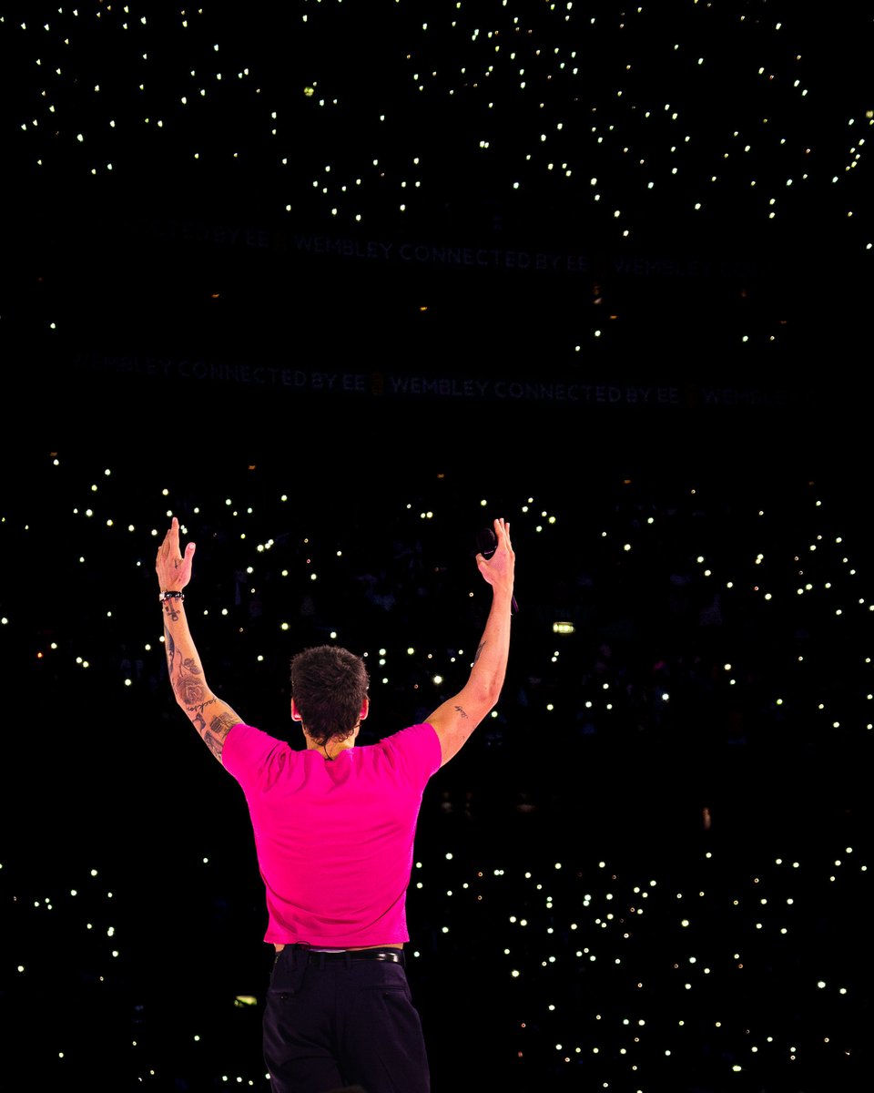 glimpsebykaty's tweet photo. Together Together
17.06.2026
https://t.co/z2Hdq14DyL

#TTLondonN3 #TogetherInLondonN3 #TogetherTogetherLondonN3 #TogetherTogetherLondon #HarryStyles https://t.co/5d0dzgwz9G