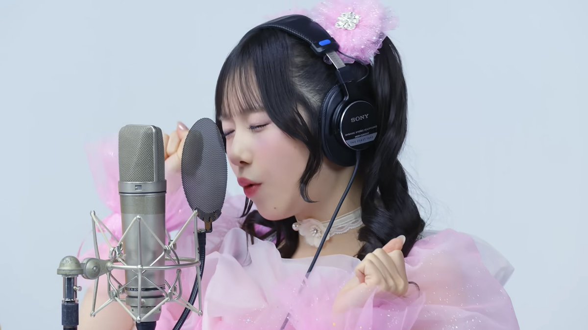 buntetsu_cs's tweet photo. あなた本当に人ですか？(褒め言葉)
…可愛さがバグってる https://t.co/3RDIWDEftb