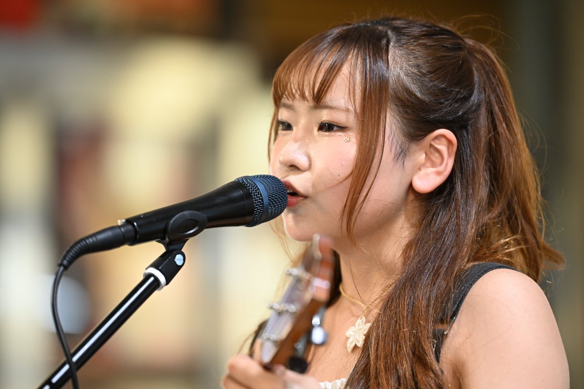 papa3craft's tweet photo. 日本橋で小梅ちゃんいた！！！

@koume_ukulele 

#ウクレレ #ギター #日本橋 https://t.co/i9ElBUiksT