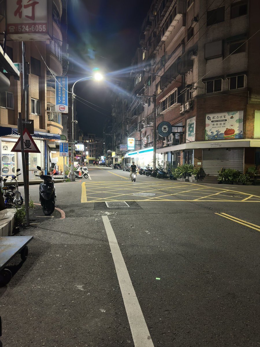 dan001020's tweet photo. 今日課程結束啦
汗流浹背的感覺真好
附近有沒有10公分以上的弟弟呀
假日也想急一個
#振興街 #新竹 https://t.co/0Qi5jnRSih