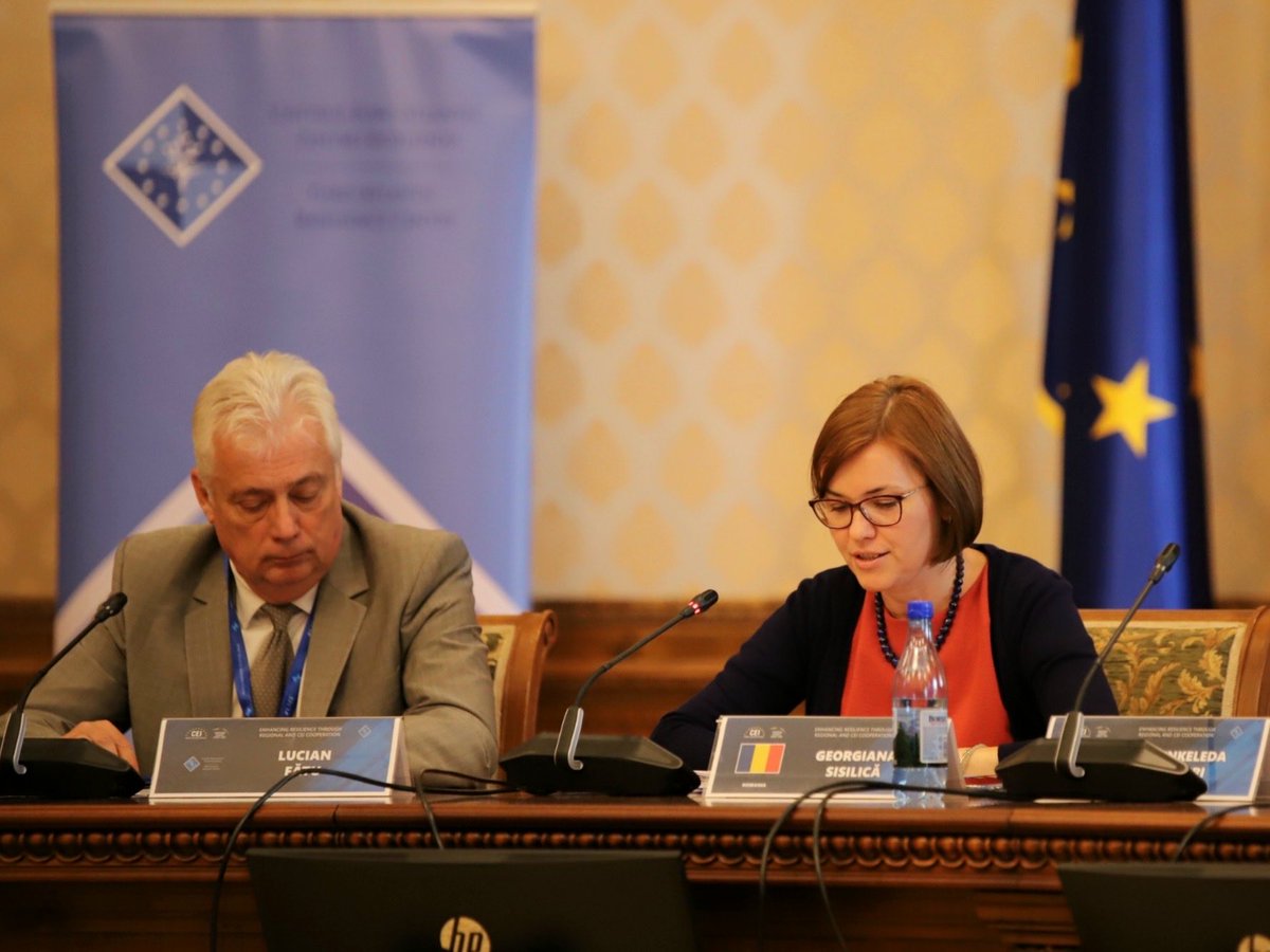 2026Cei's tweet photo. On 18–19 June, the E-ARC workshop on resilience concluded a two-event series held under #CEI2026RomanianPresidency,  🇷🇴 following the cybersecurity conference held on 7-8 May. By connecting EU member-states with EU candidate-countries, the CEI turns shared vulnerabilities into collective strength through dialogue and cooperation. 
 
🇪🇺🤝🏼🛜📲

 #CEI2026RomanianPresidency #societalresilience #strenghteningsecurity #counteringhybridthreats #regionalcooperation #regionalsecurity #closerintheregion #strongerinEurope