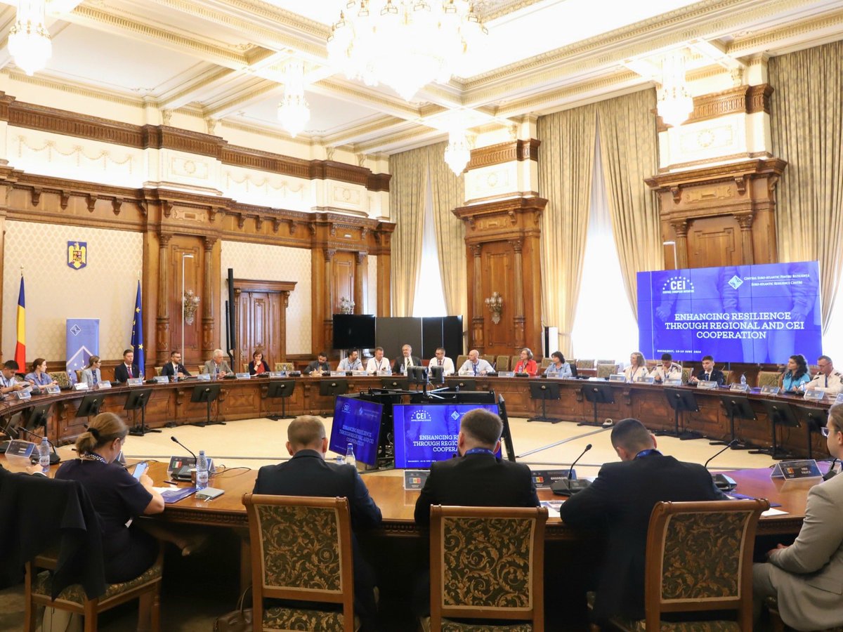 2026Cei's tweet photo. On 18–19 June, the E-ARC workshop on resilience concluded a two-event series held under #CEI2026RomanianPresidency,  🇷🇴 following the cybersecurity conference held on 7-8 May. By connecting EU member-states with EU candidate-countries, the CEI turns shared vulnerabilities into collective strength through dialogue and cooperation. 
 
🇪🇺🤝🏼🛜📲

 #CEI2026RomanianPresidency #societalresilience #strenghteningsecurity #counteringhybridthreats #regionalcooperation #regionalsecurity #closerintheregion #strongerinEurope