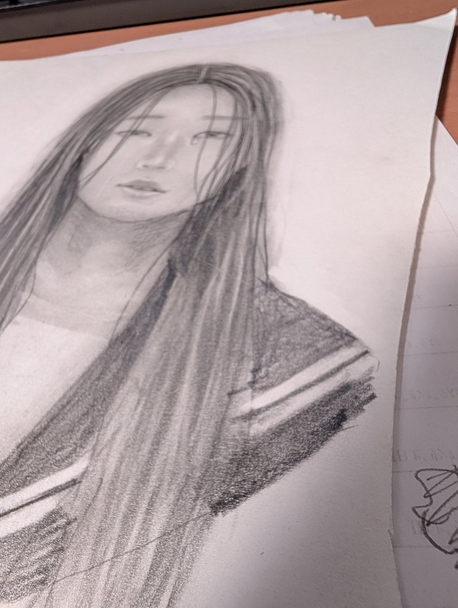 ichiko13's tweet photo. 濃い鉛筆でガサガサ描き始めるといういつもと逆のアプローチ
色々試してるけど作品が進まない😔 https://t.co/UVjfO8lQzp