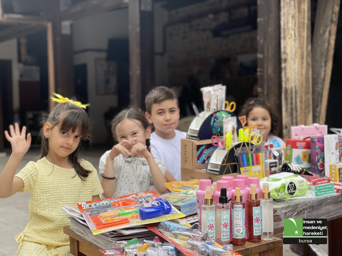 imhbursa's tweet photo. Bugün İnsan ve Medeniyet Hareketi Bursa olarak birbirinden anlamlı iki programa ev sahipliği yaptık.
Hat sanatının estetik ve manevi iklimini yansıtan Hat Sanatı Sergimizin açılışını gerçekleştirirken, aynı zamanda Gazze Yararına Hayır Çarşımızı kıymetli gönüldaşlarımızın yoğun👇 https://t.co/mO6hSJPjis